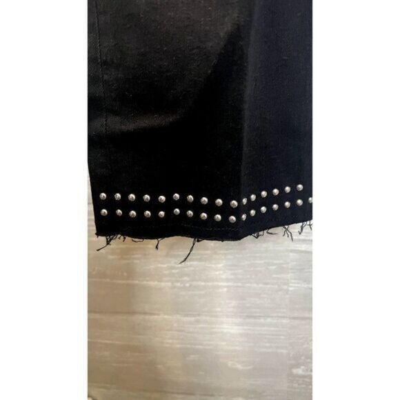 Vince Camuto Women's Studded High‎ Rise Frayed Hem Crop Straight Leg Jean - Picture 5 of 6